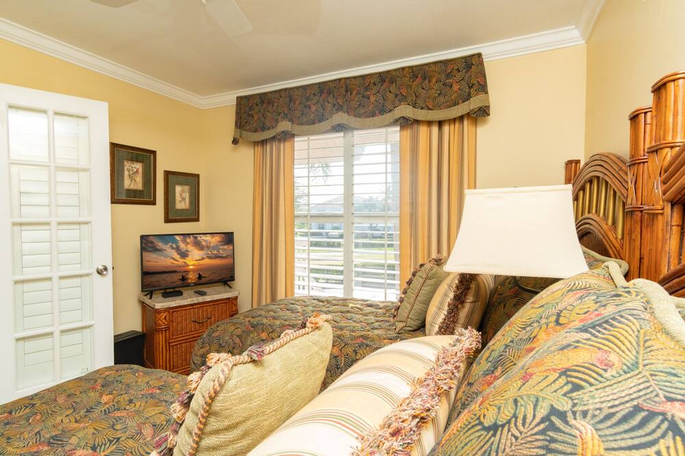 Photo of Bedroom in Hammock Bay