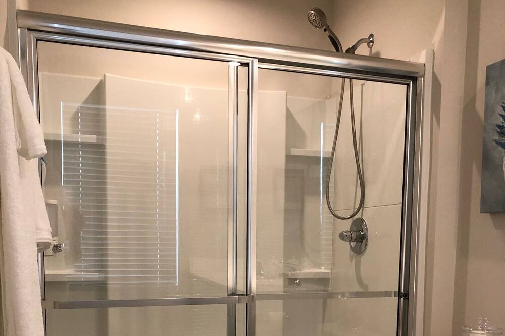 Photo of Bathroom in Kipling