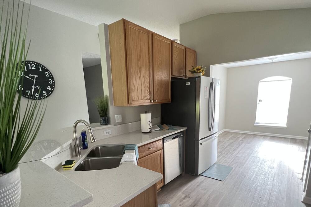 Photo of Bedroom in Westside