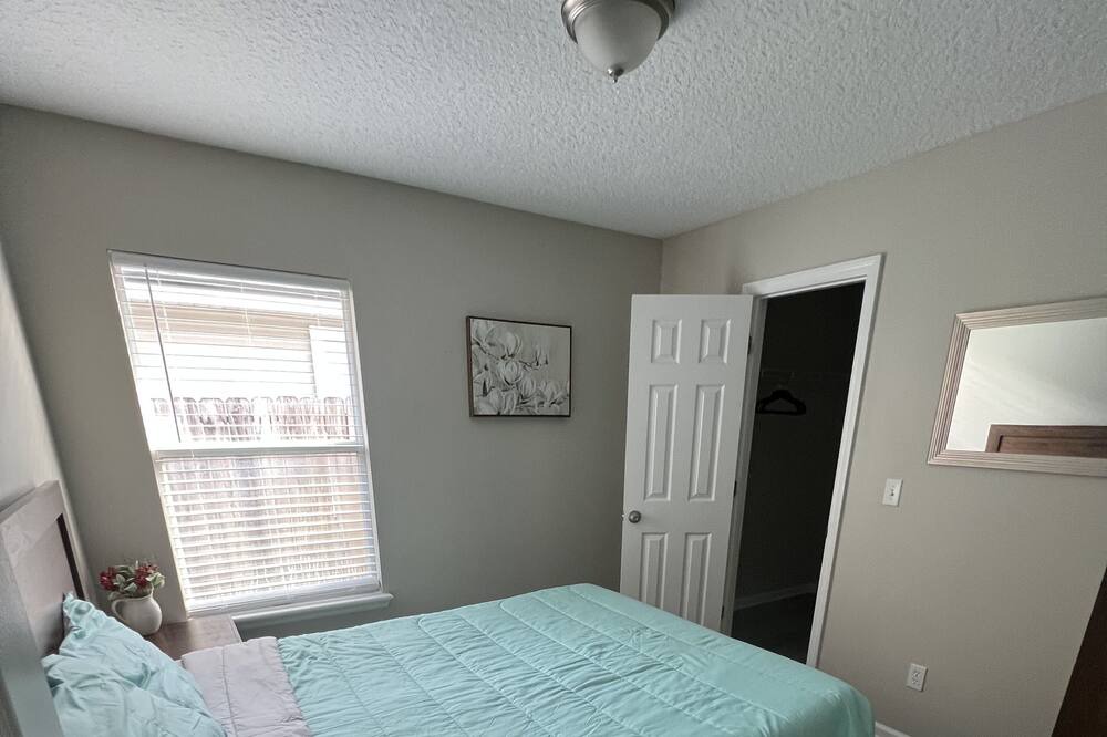 Photo of Bedroom in Westside