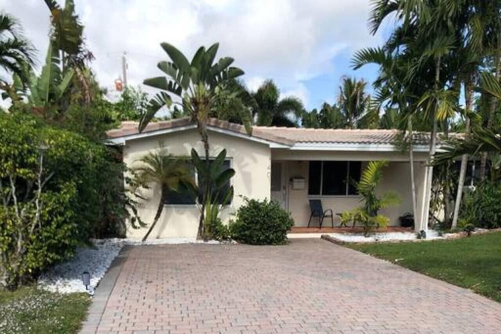 Photo of Others in Poinsettia Heights