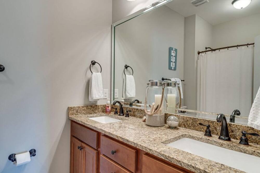 Photo of Bathroom in Niceville