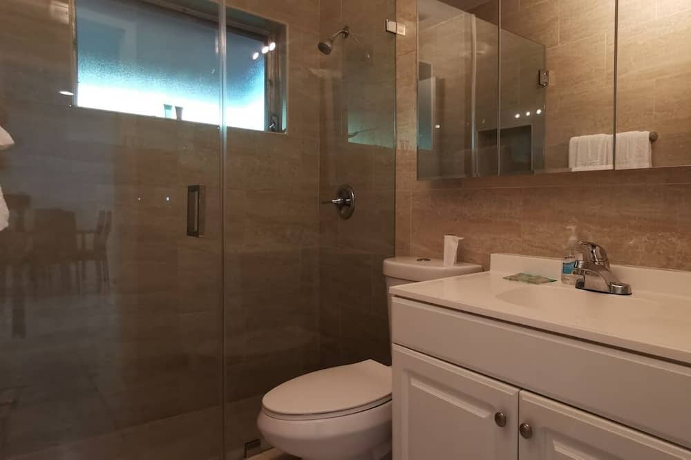 Photo of Bathroom in North Corals