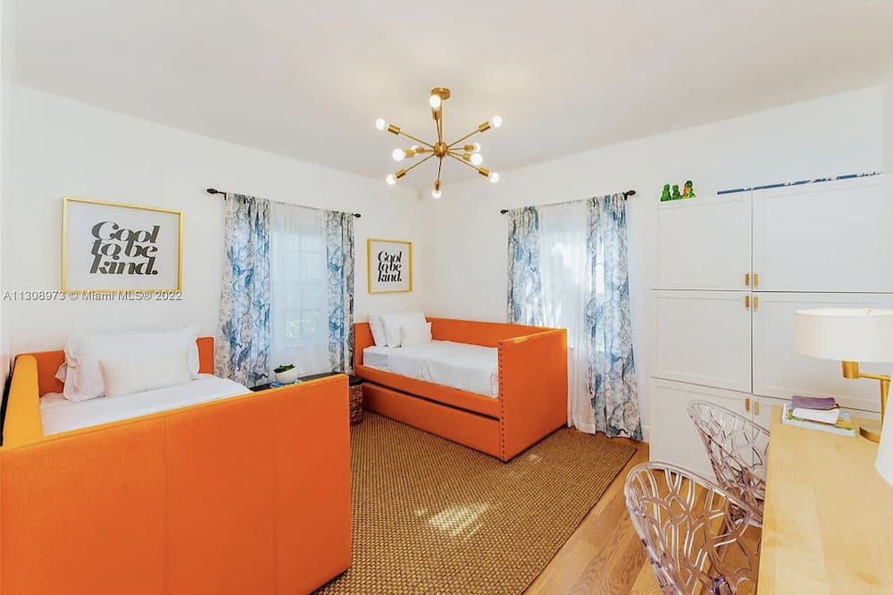 Photo of Bedroom in El Portal