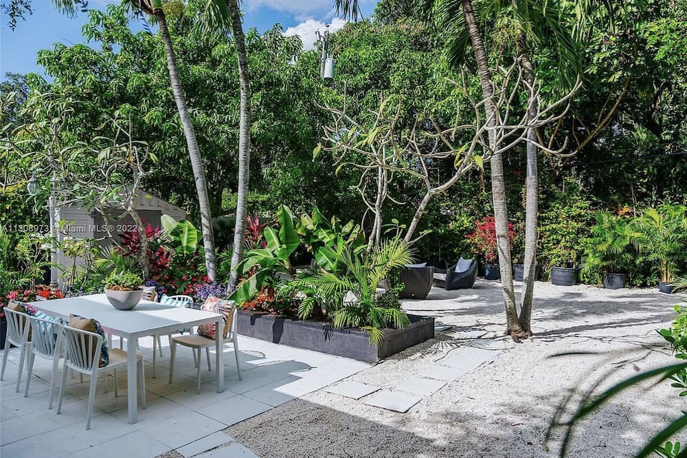 Photo of Outdoor in El Portal