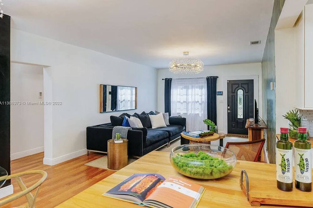 Photo of Livingroom in El Portal