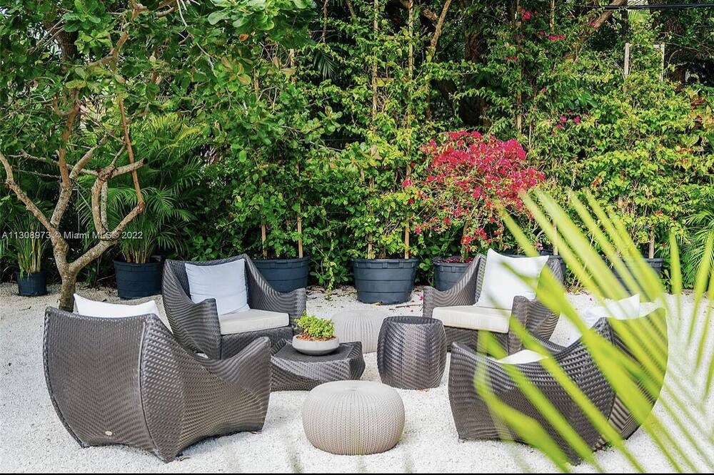 Photo of Patio Balcony in El Portal