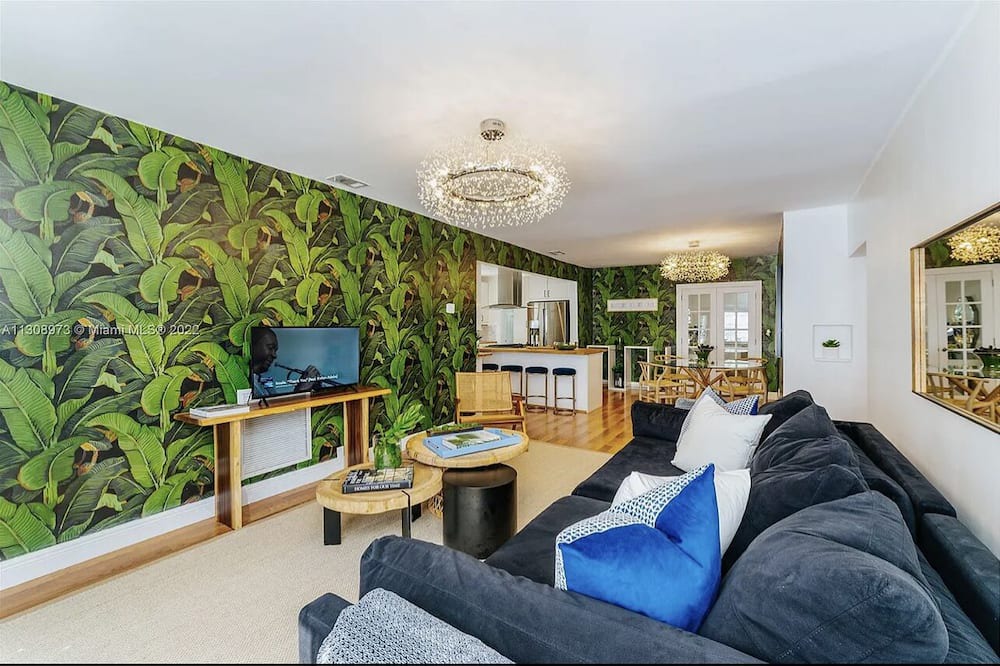 Photo of Livingroom in El Portal
