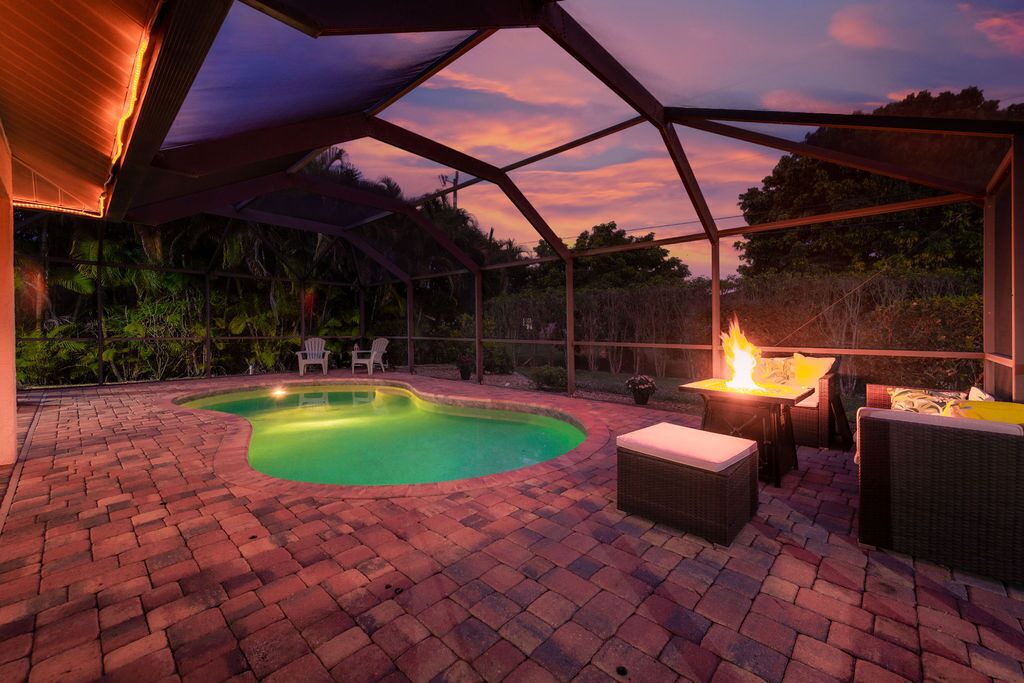 Photo of Outdoor in Pelican