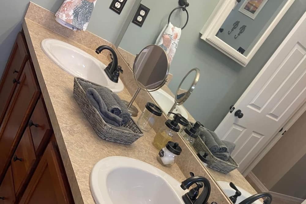 Photo of Bathroom in Navarre