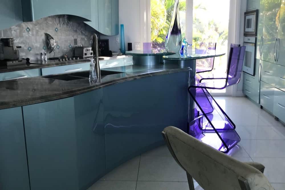 Photo of Kitchen in Coury