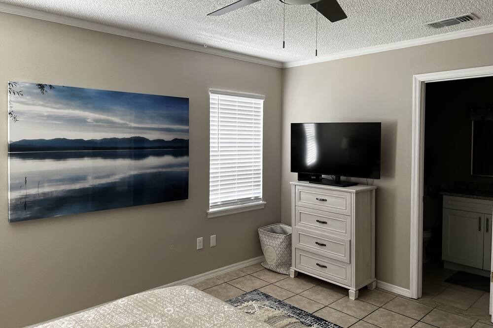 Photo of Bedroom in Candler