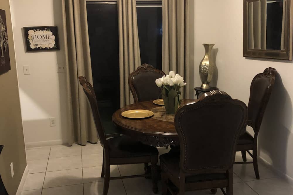 Photo of Kitchen in Port Saint Lucie