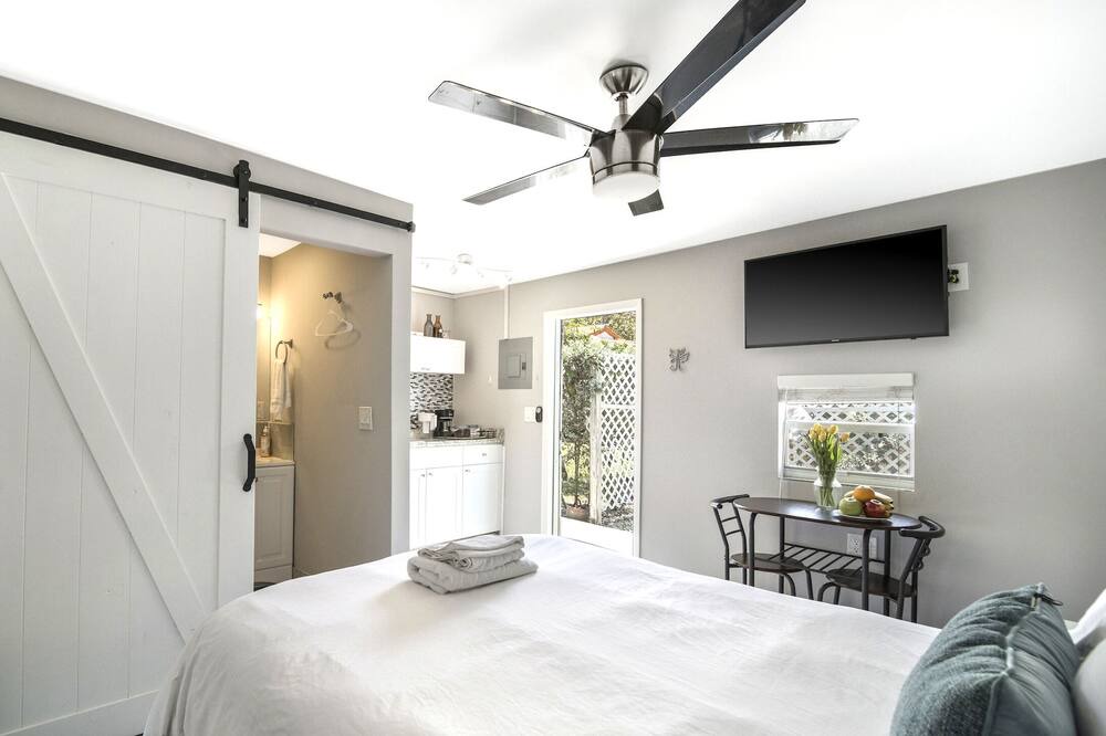 Photo of Bedroom in The Roads