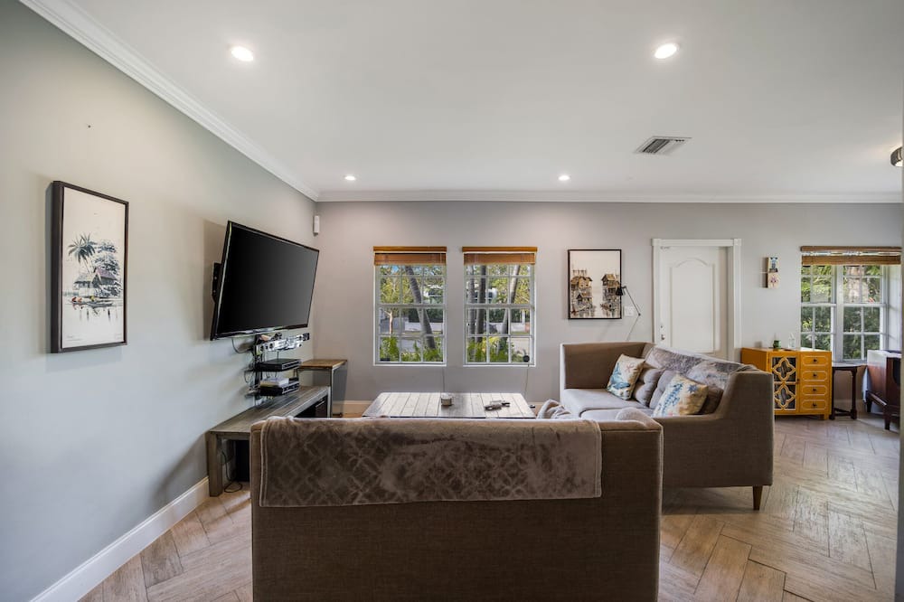 Photo of Livingroom in The Roads