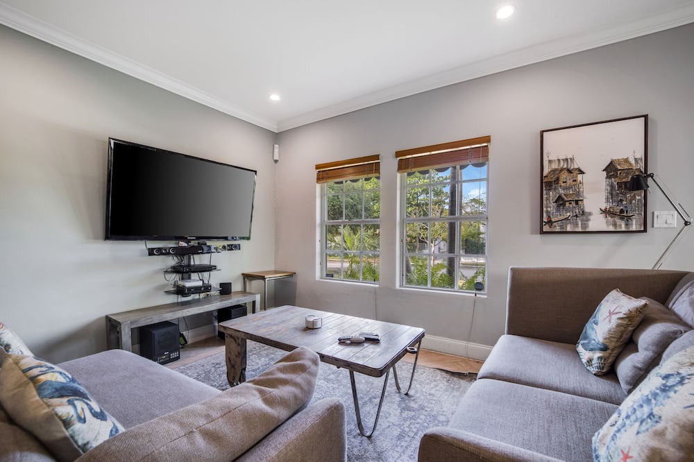 Photo of Livingroom in The Roads