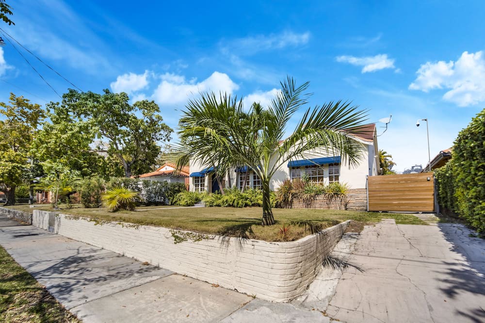 Photo of Outdoor in The Roads