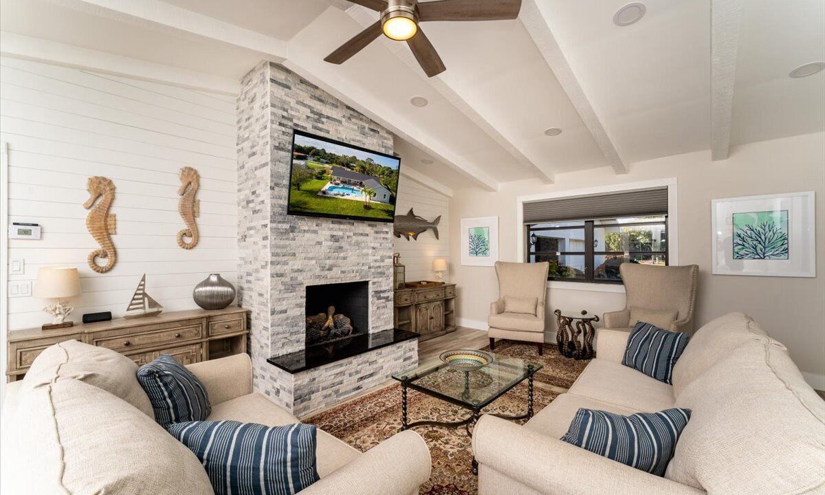 Photo of Livingroom in North River Shores