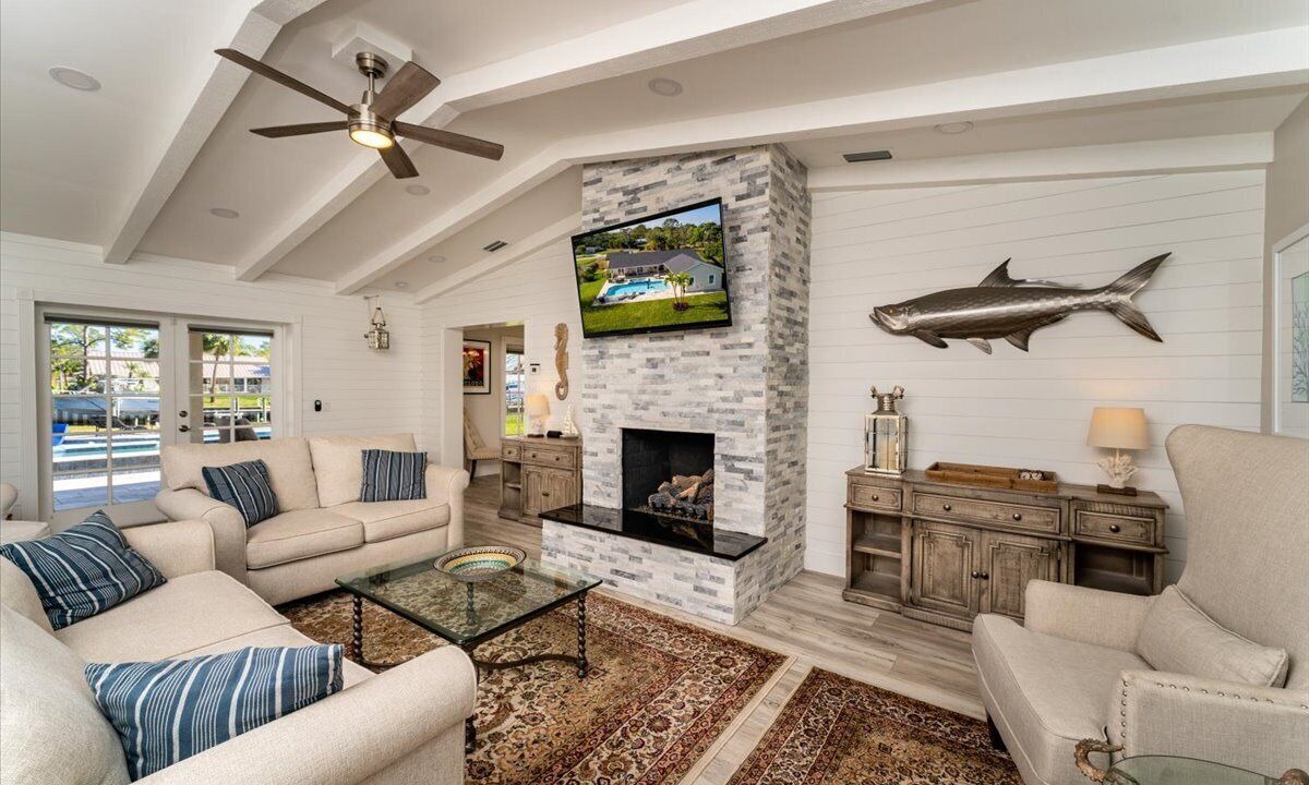 Photo of Livingroom in North River Shores