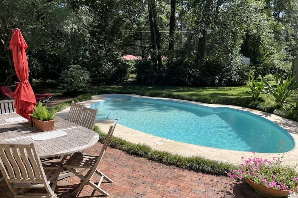 Photo of Outdoor in Gainesville
