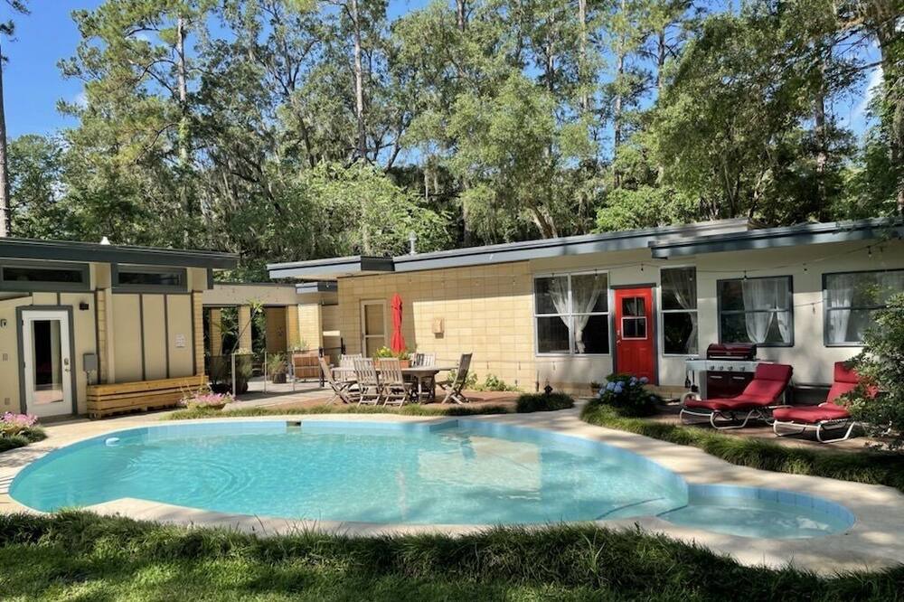 Photo of Outdoor in Gainesville
