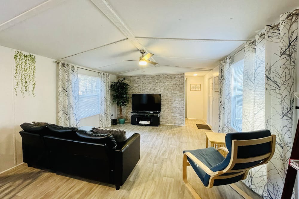 Photo of Livingroom in High Springs