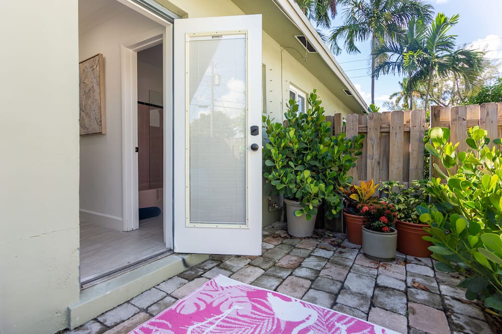 Photo of Outdoor in Poinsettia Heights
