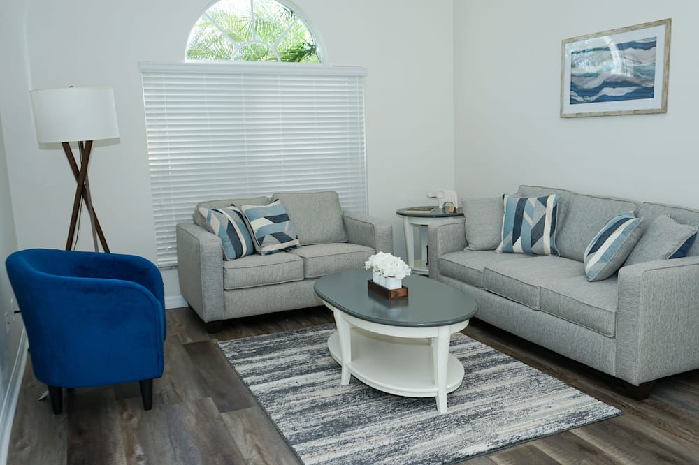 Photo of Livingroom in Tuscan Ridge