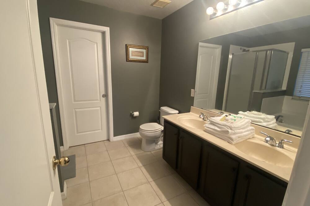 Photo of Bathroom in West Stonebridge