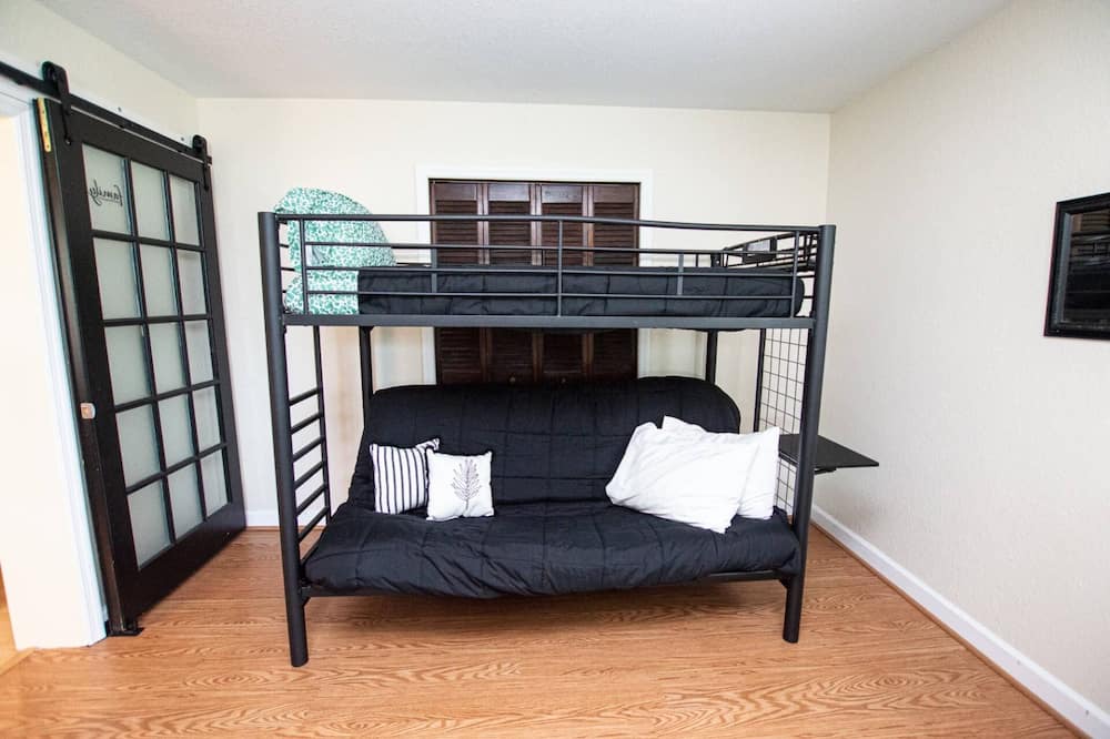 Photo of Bedroom in Cypress Gardens