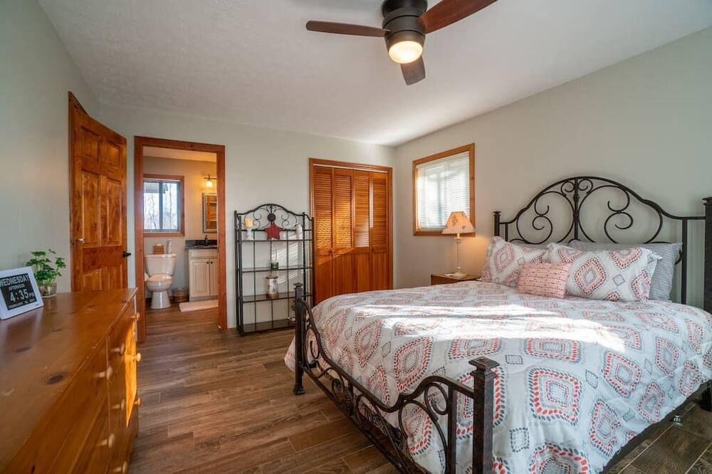 Photo of Bedroom in Eagles View