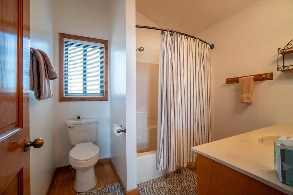 Photo of Bathroom in Eagles View