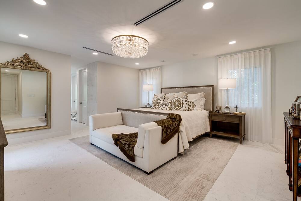 Photo of Bedroom in Pinecrest