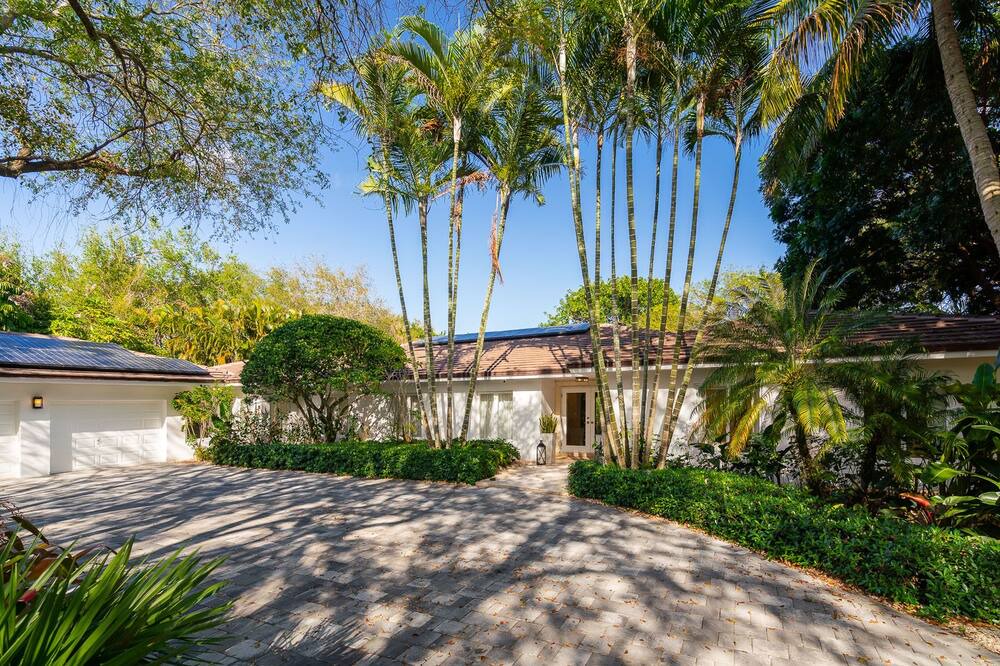Photo of Outdoor in Pinecrest
