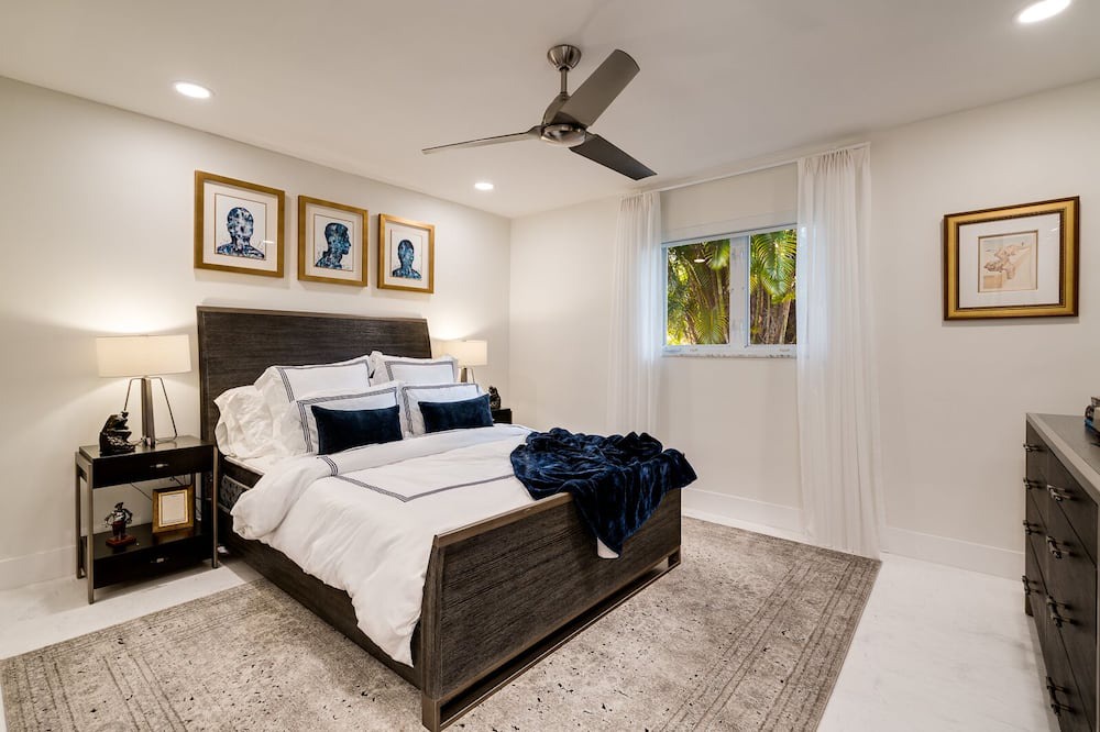 Photo of Bedroom in Pinecrest
