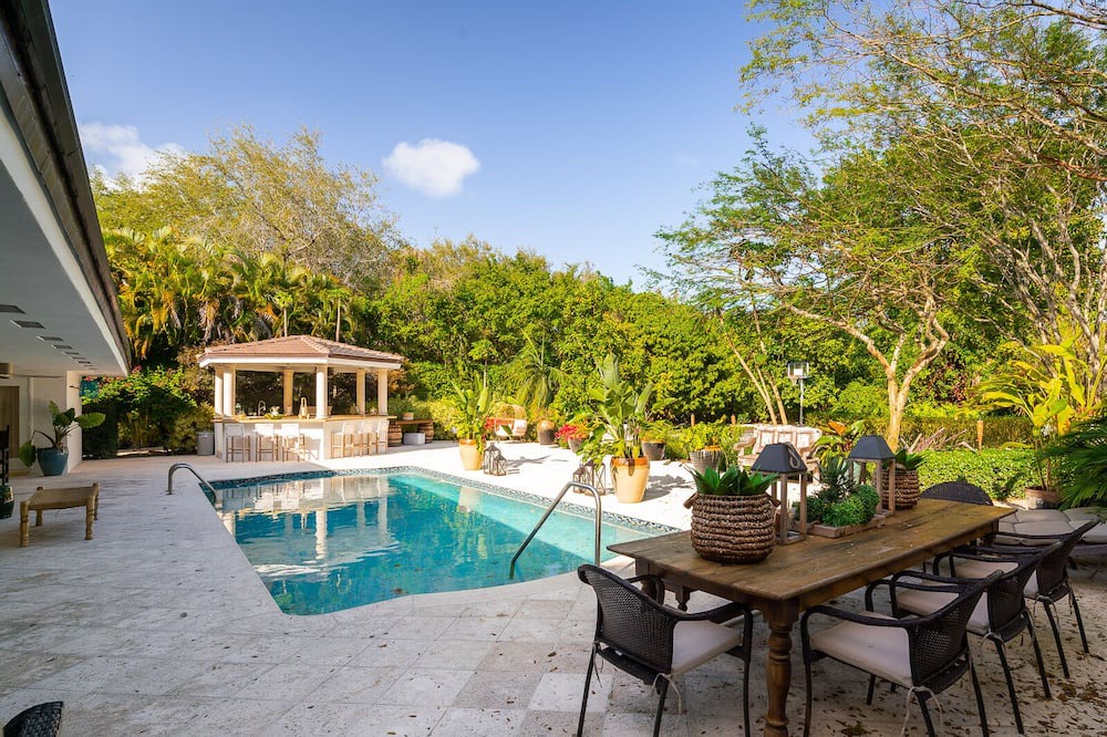 Photo of Outdoor in Pinecrest