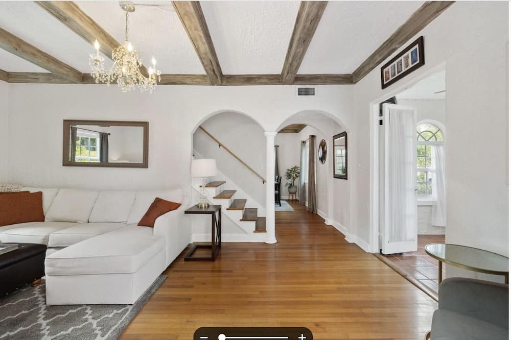 Photo of Livingroom in Old Northwood