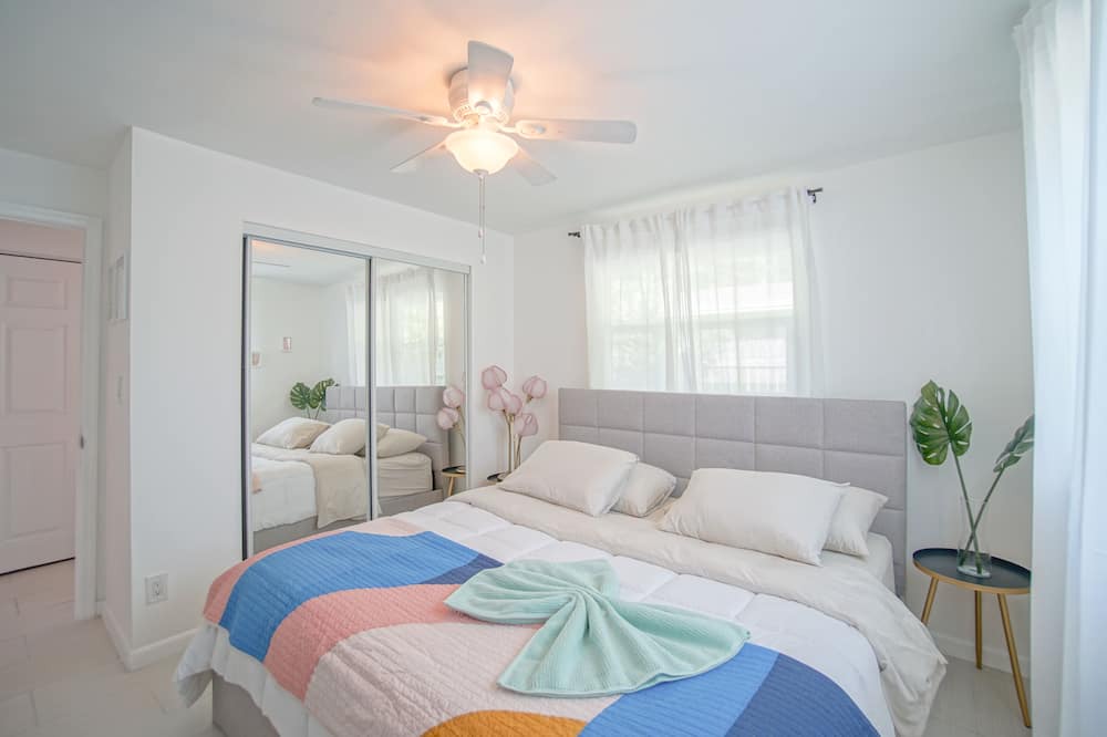 Photo of Bedroom in River Oaks