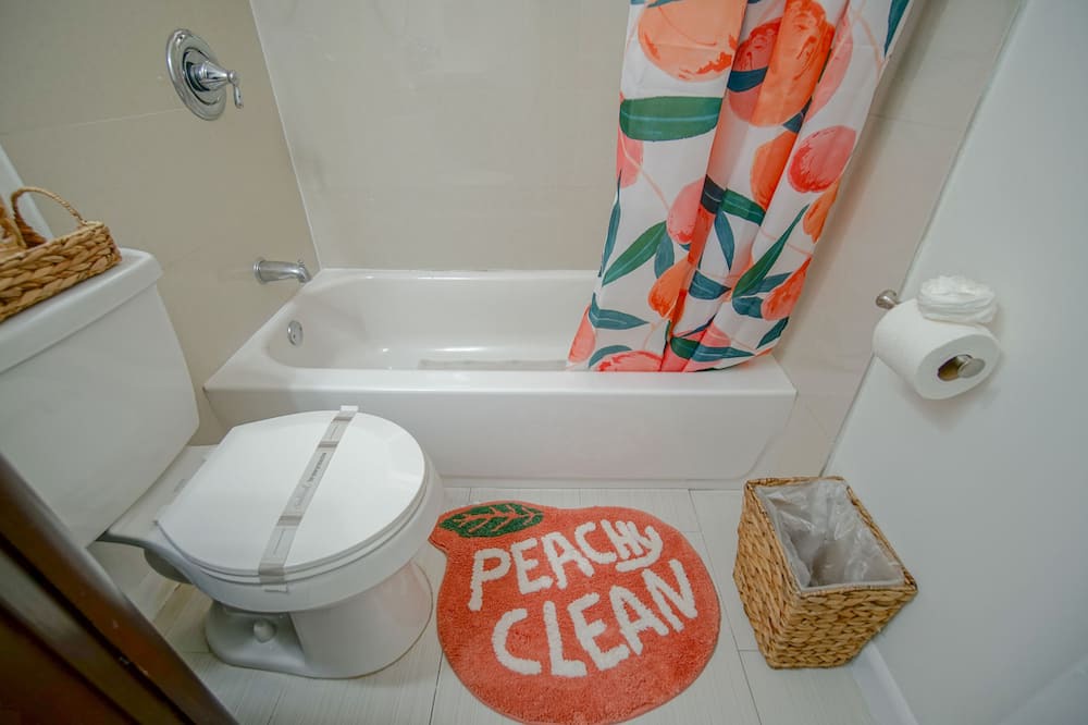 Photo of Bathroom in River Oaks