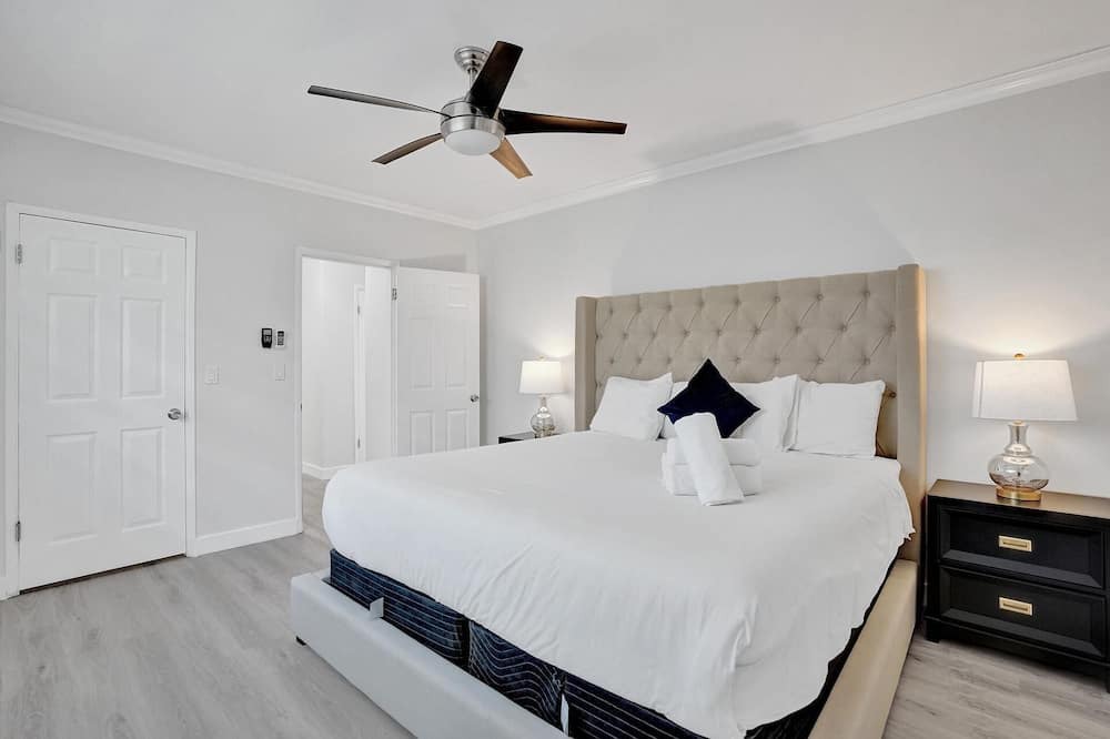 Photo of Bedroom in Bay Harbor Islands