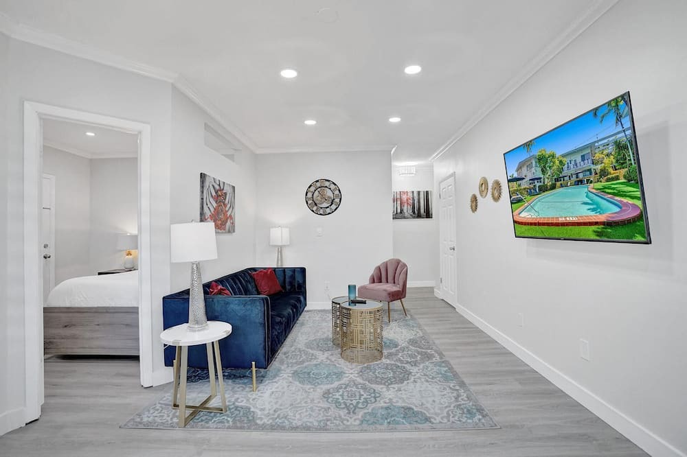 Photo of Others in Bay Harbor Islands
