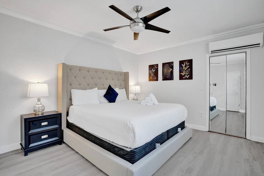 Photo of Bedroom in Bay Harbor Islands