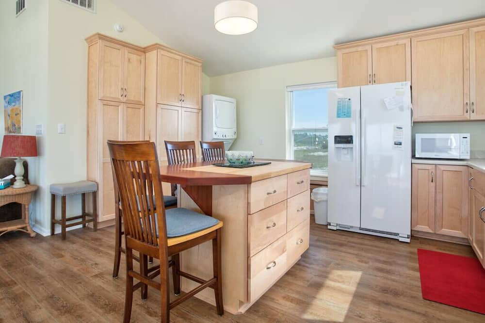 Photo of Kitchen in Surf Side Shores