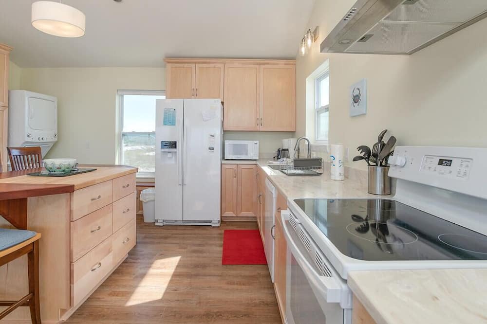 Photo of Kitchen in Surf Side Shores
