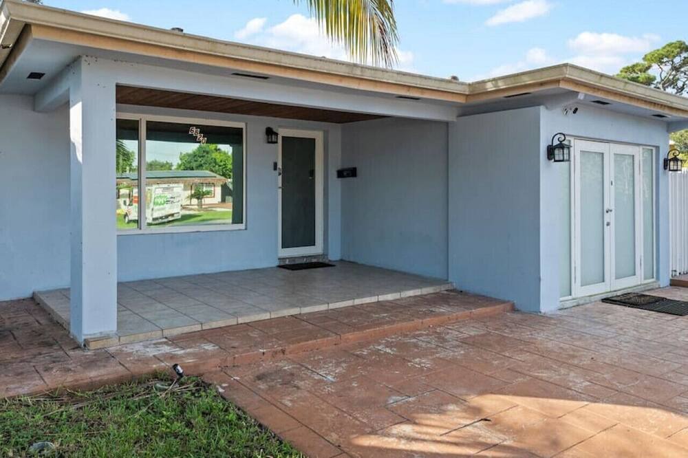 Photo of Outdoor in Pembroke Pines