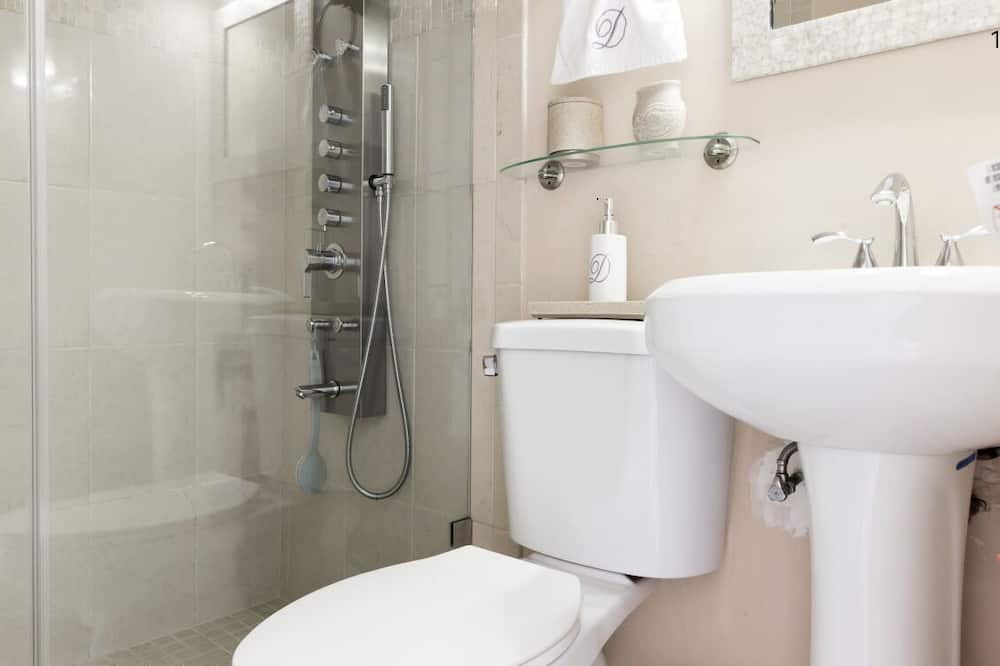Photo of Bathroom in Tamiami