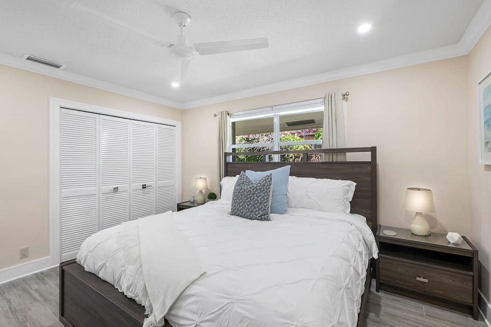 Photo of Bedroom in Santa Barbara Estates