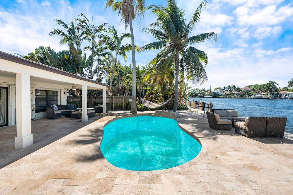 Photo of Outdoor in Santa Barbara Estates