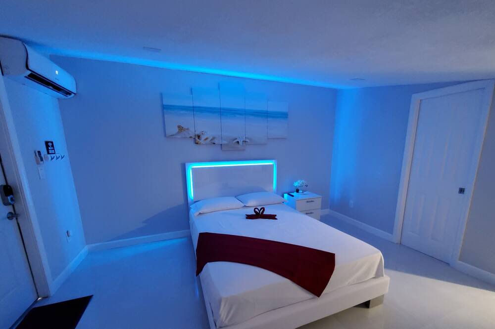 Photo of Bedroom in West Hollywood