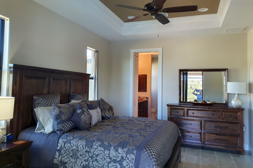 Photo of Bedroom in South Gulf Cove